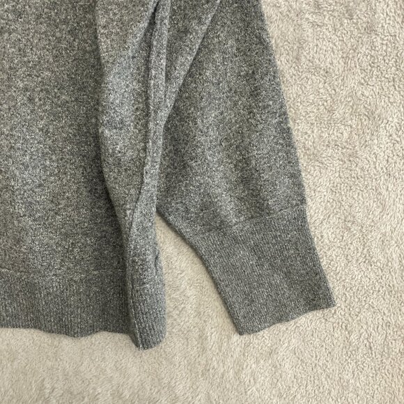 NWOT Lucky Brand Women's XXL Gray V-Neck Sweater Polyester & Nylon - Picture 8 of 9